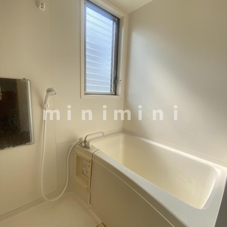 バス・シャワールーム　※写真は別号室のものですので現状優先とさせていただきます