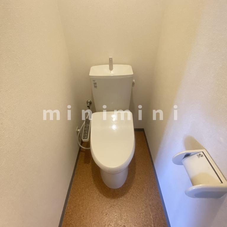 トイレ　※写真は別号室のものですので現状優先とさせていただきます