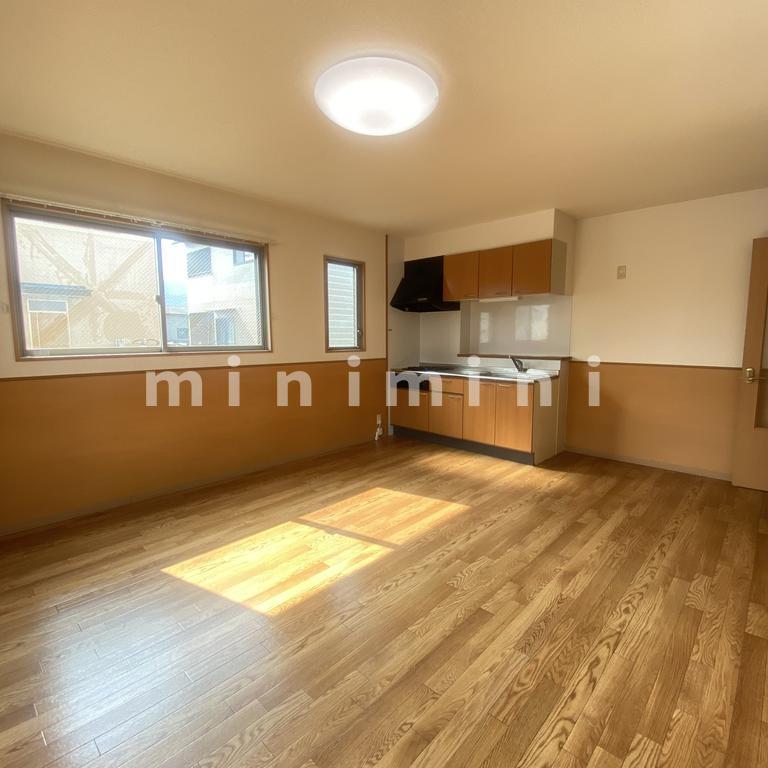 居室・リビング　※写真は別号室のものですので現状優先とさせていただきます