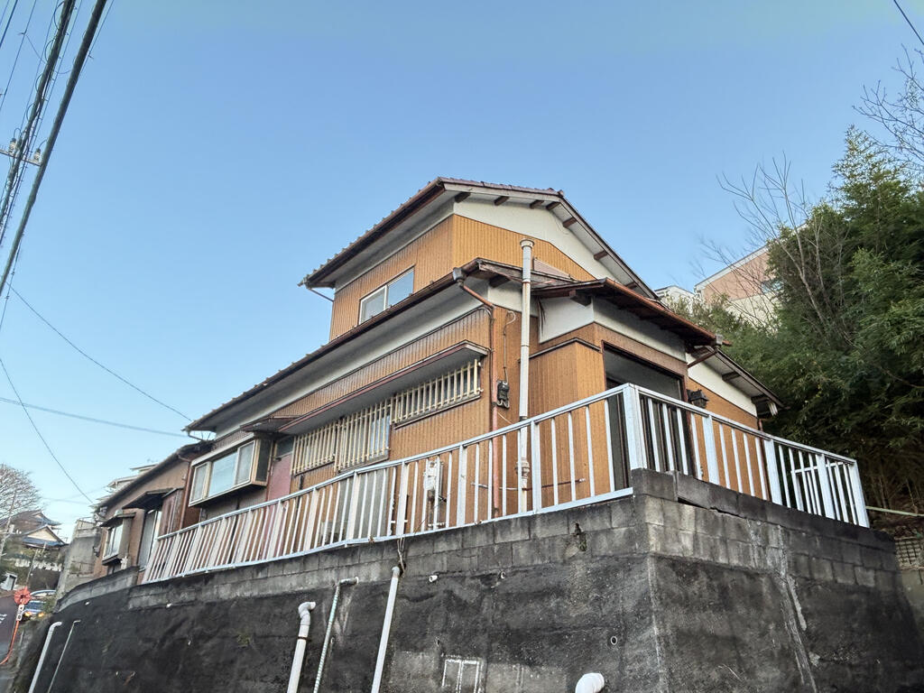 建物外観　敷地広々♪平家（倉庫利用）付♪