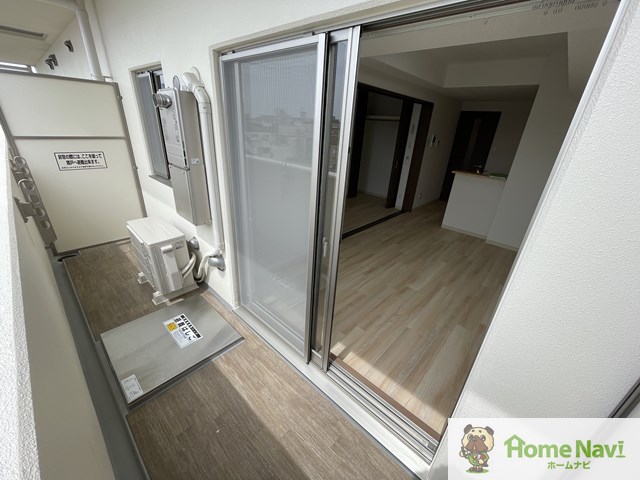 バルコニー　南向きで日当たり良好です。