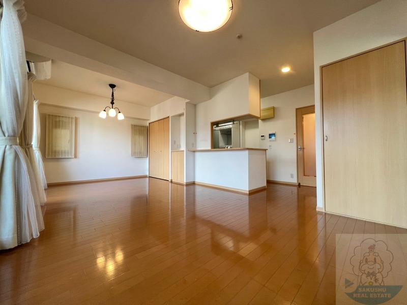 居室・リビング　同物件別室の参考写真