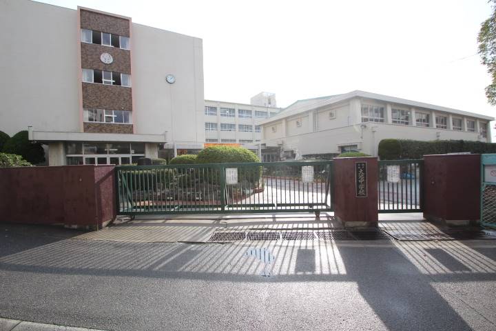 中学校　神戸市立中学校大池中学校（中学校）まで2348m