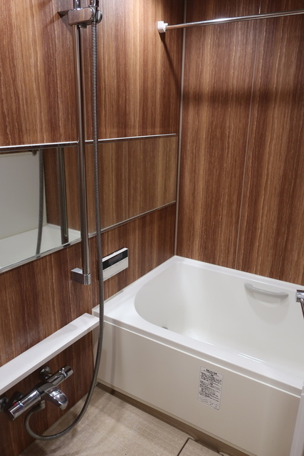 バス・シャワールーム　追焚・浴室乾燥有※前回募集時の写真です。