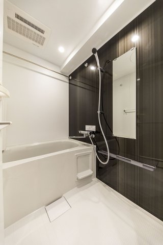 バス・シャワールーム　※写真は同タイプ住戸です。
