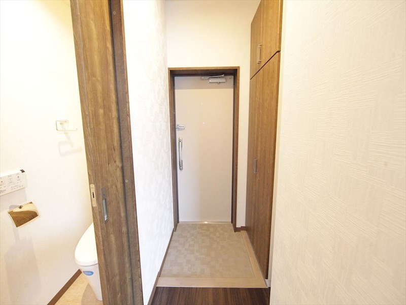 玄関　玄関　シューズボックス付（収納充実してます）