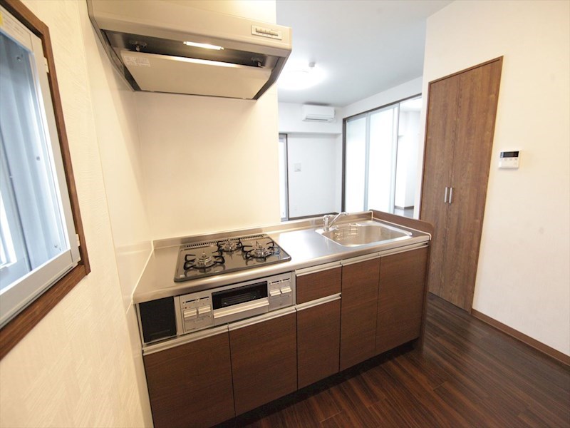 キッチン　システムキッチン（ガス3口コンログリル付）カウンターキッチン