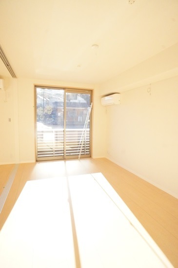 その他部屋・スペース　きれいな洋室。うれしいエアコン付き。