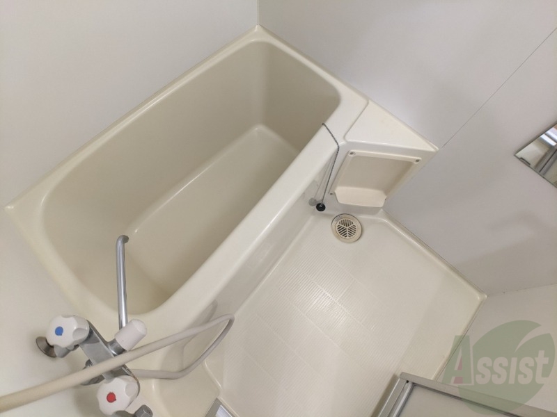 バス・シャワールーム　お風呂です。ゆっくりお風呂につかるのも体に良いですね～