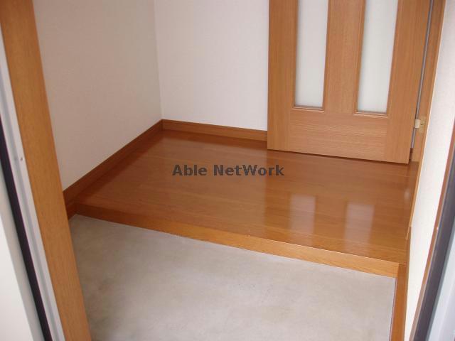 玄関　103