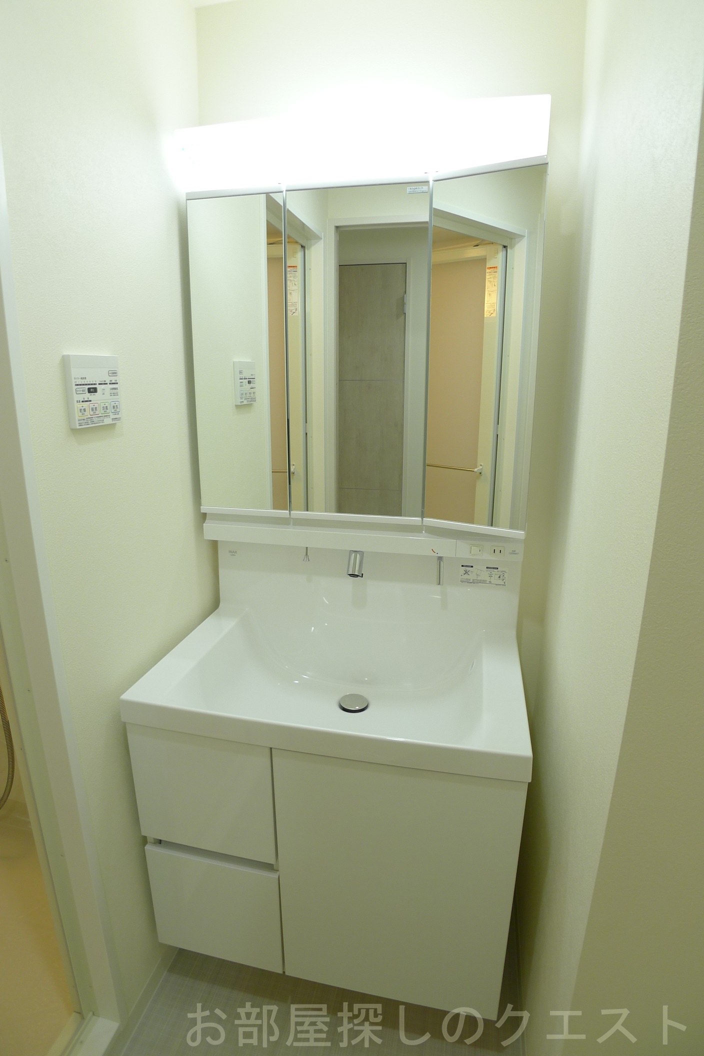 洗面設備　（写真は同仕様）