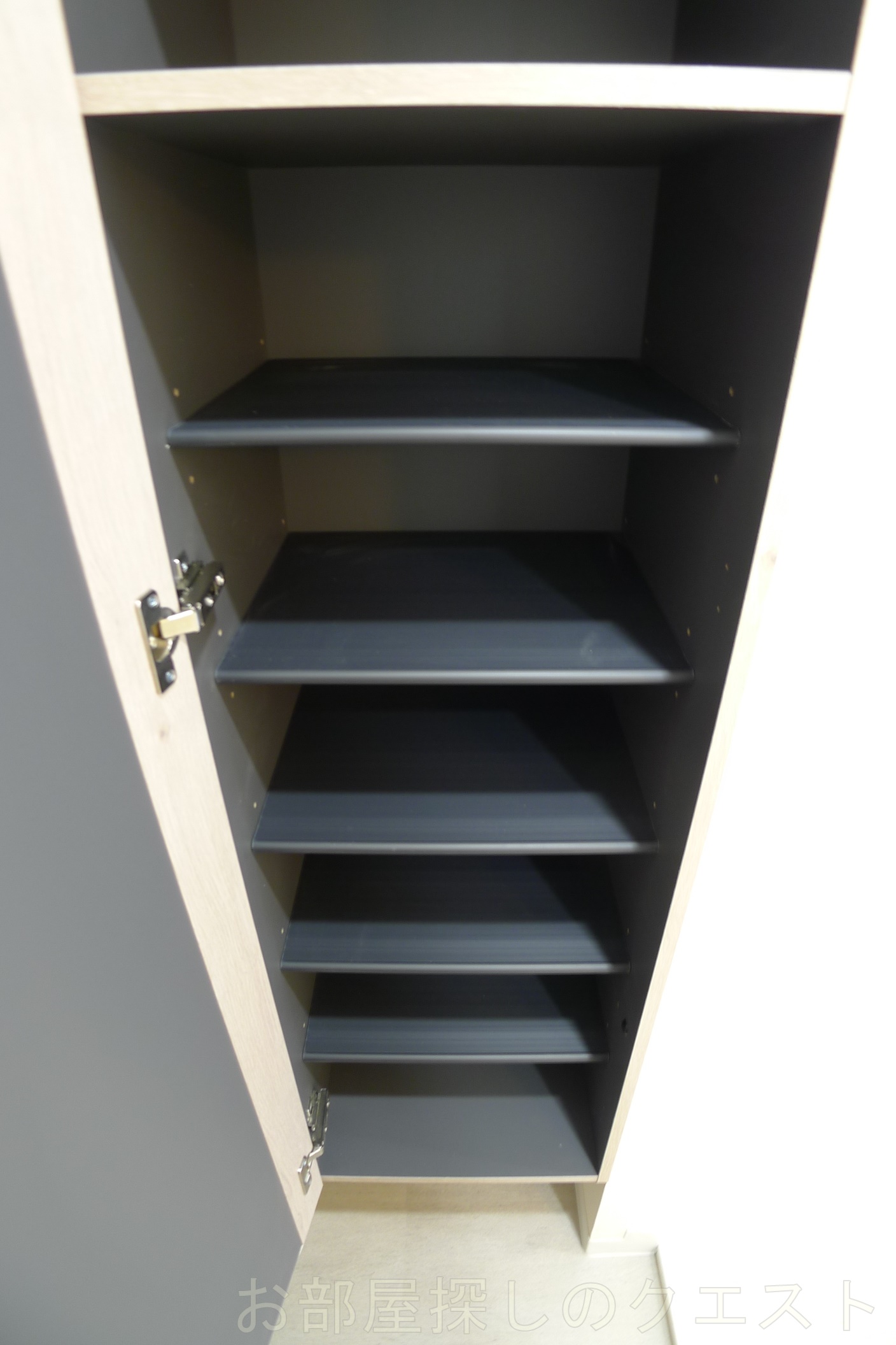 玄関　（写真は同仕様）