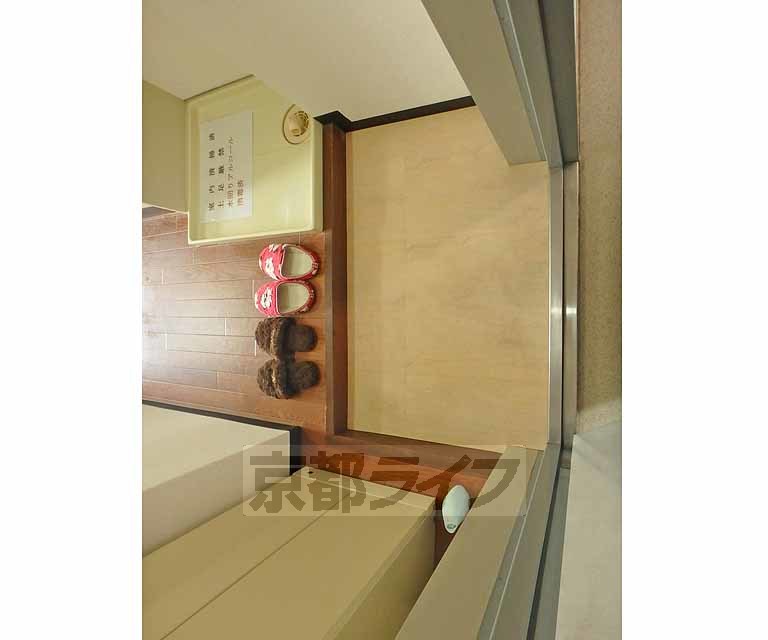 玄関　玄関から廊下にかけて