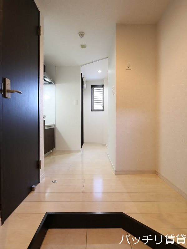 玄関　同型タイプの為現状優先