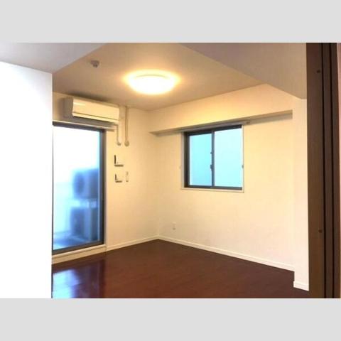 居室・リビング　室内