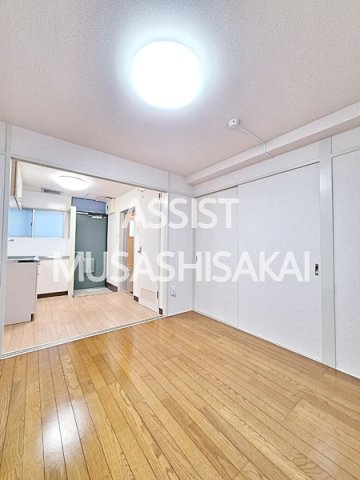 居室・リビング　写真：設備同仕様の別物件です