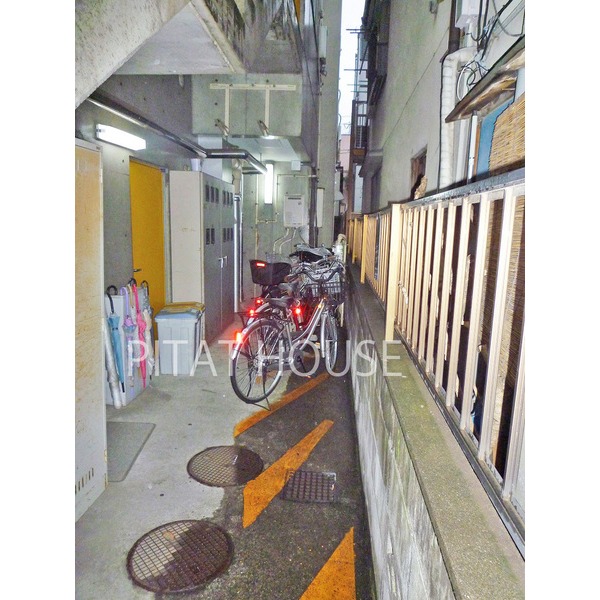 その他共有部分　屋根付き駐輪場