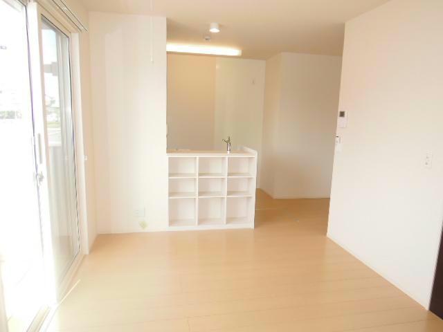 居室・リビング　他号室の写真になります。