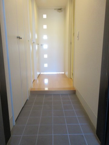 玄関　収納もある玄関です