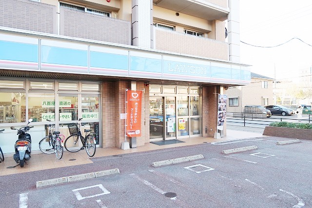 コンビニ　ローソン 吉塚本町店（コンビニ）まで713m