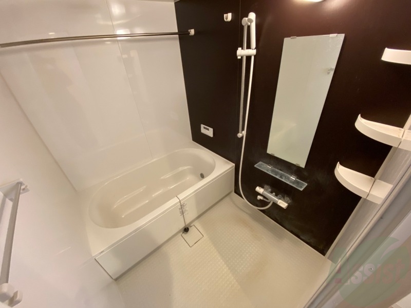 バス・シャワールーム　お風呂になります。一日の疲れを癒してくださいね。