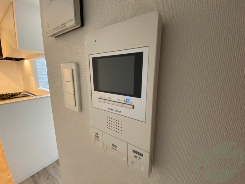 セキュリティ　ＴＶモニター付インターホンです。来客者の顔が見えるので安心！