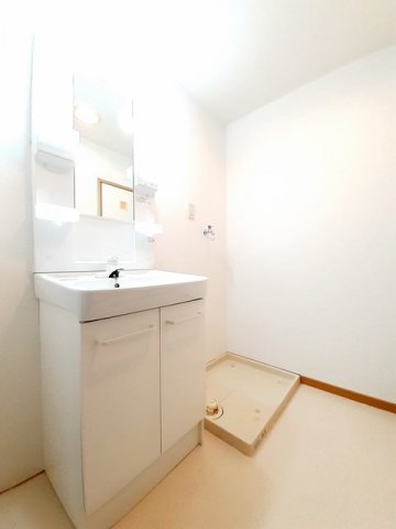 洗面設備　使いやすい洗面所です