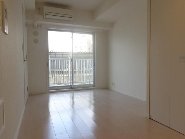 居室・リビング　洋室7.6帖・エアコン