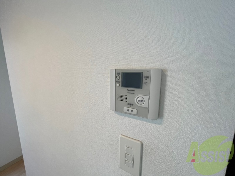 セキュリティ　ＴＶモニター付インターホンです。来客者の顔が見えるので安心！