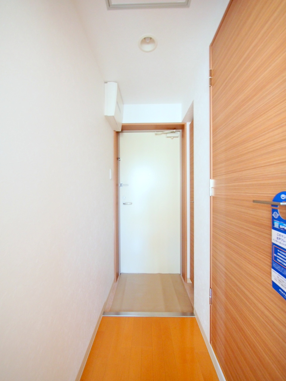 玄関　広々とした玄関です♪