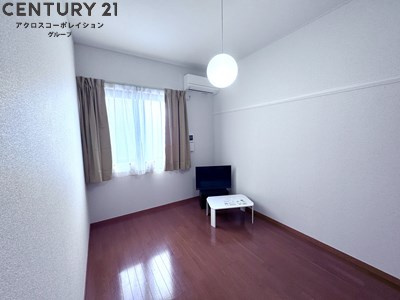 居室・リビング　ロフト・エアコン付きの洋室です♪