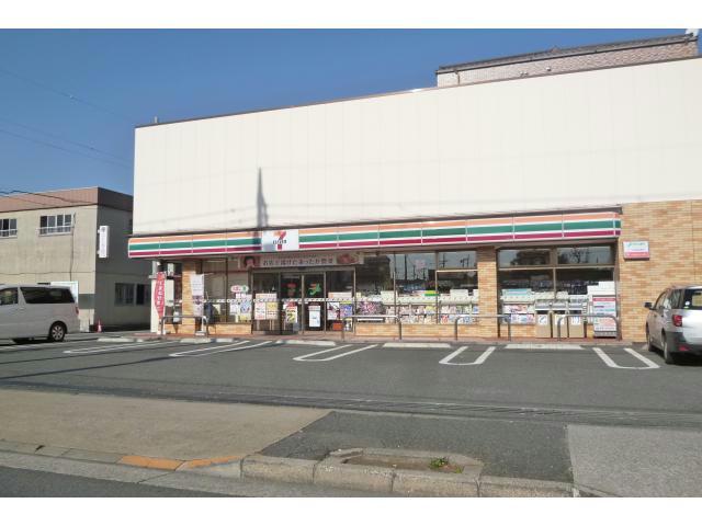 コンビニ　セブンイレブン足立東和2丁目店（コンビニ）まで211m