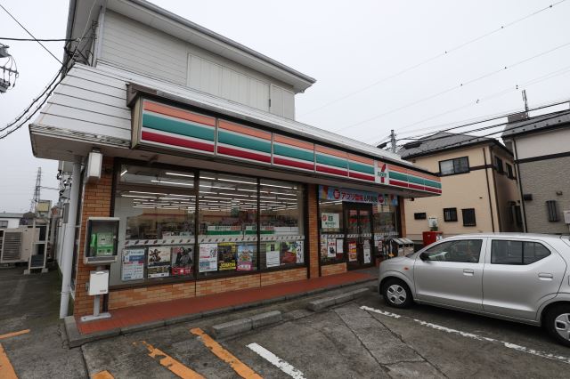 コンビニ　セブンイレブン（コンビニ）まで400m