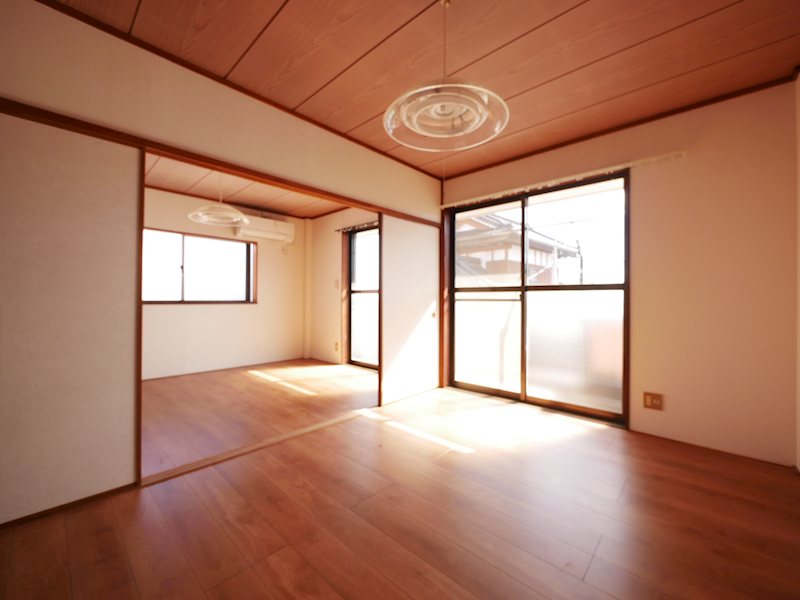 居室・リビング　西側洋室６帖