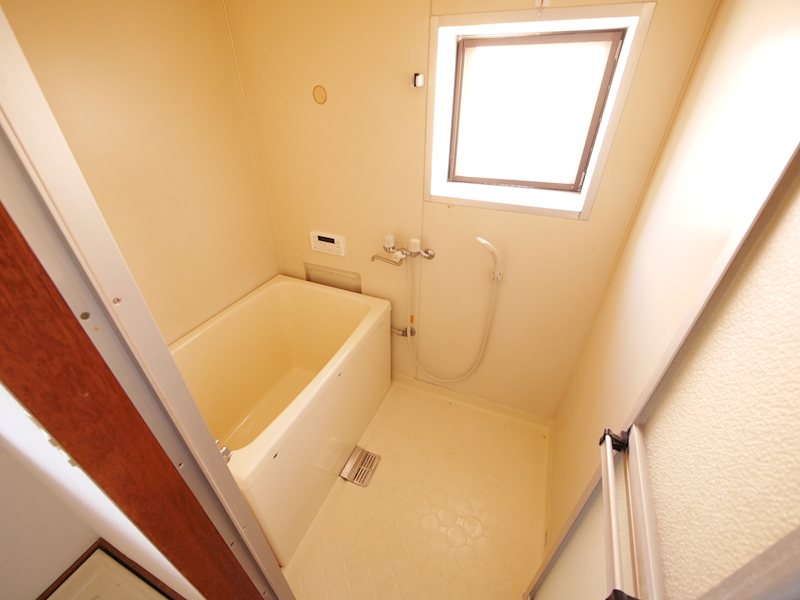 バス・シャワールーム　シャワー・追い焚き給湯