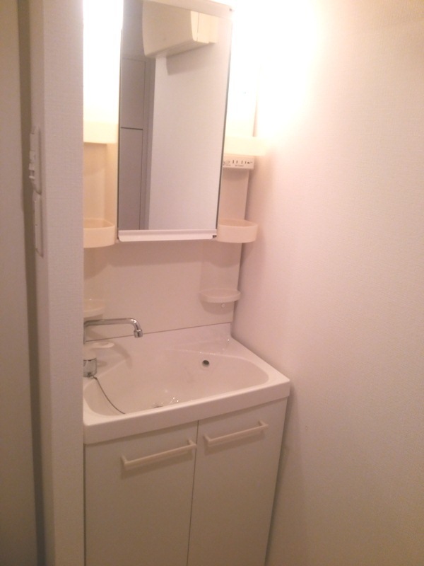 洗面設備　※別部屋の参考写真です。