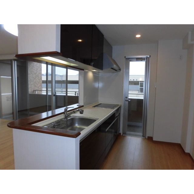 キッチン　キッチン（３．７帖）