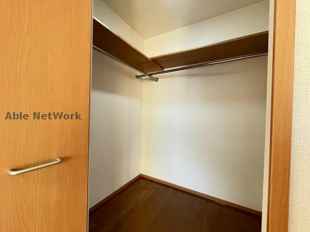 収納　※同物件別部屋の写真です。