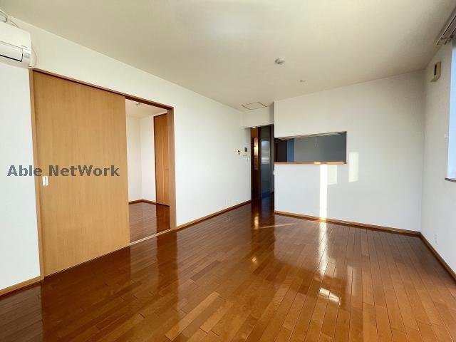 居室・リビング　※同物件別部屋の写真です。