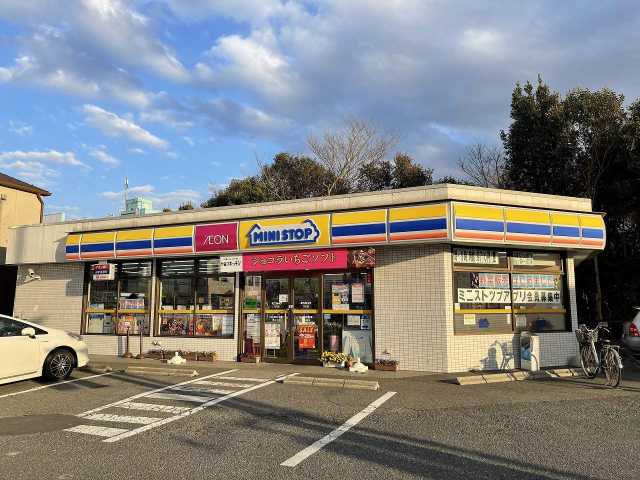 コンビニ　ミニストップ（コンビニ）まで568m
