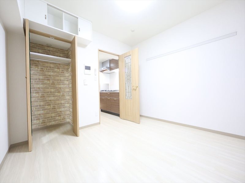 居室・リビング　洋室7.7帖　クローゼット　エアコン付