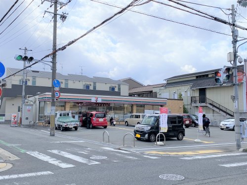 コンビニ　セブンイレブン 堺大鳥大社前店（コンビニ）まで72m