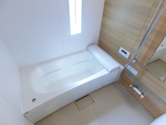 バス・シャワールーム　追い焚き付です