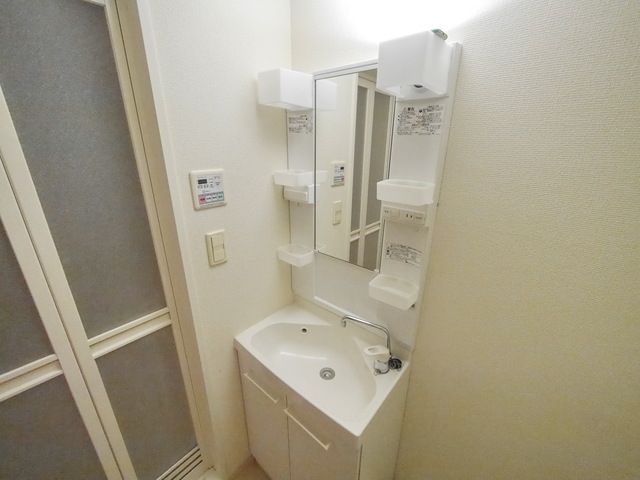 洗面設備　※別部屋参考写真です