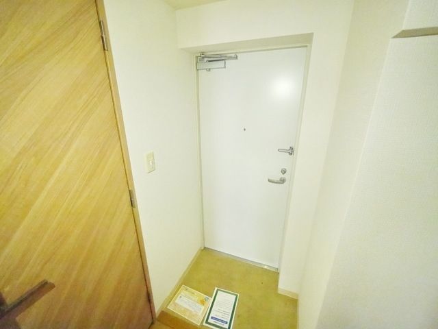 玄関　※別部屋参考写真です