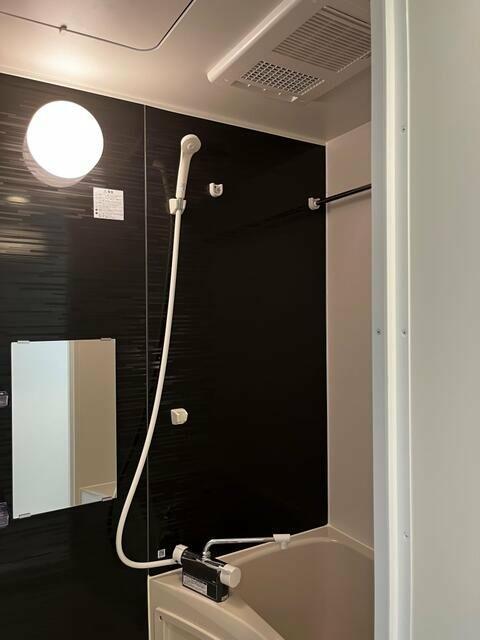 バス・シャワールーム　同棟別室?