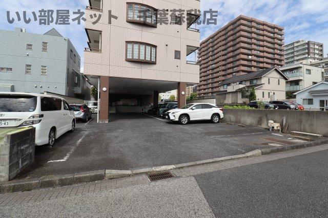 駐車場　車をお持ちの方に嬉しい駐車場付きの物件です