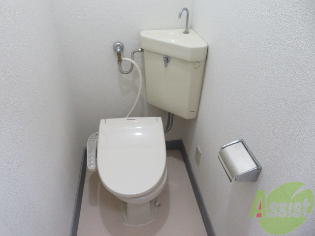 トイレ　ウォシュレット機能がついたトイレ。安心して使用できますね。