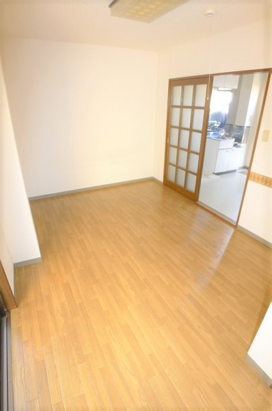 居室・リビング　横長の居室