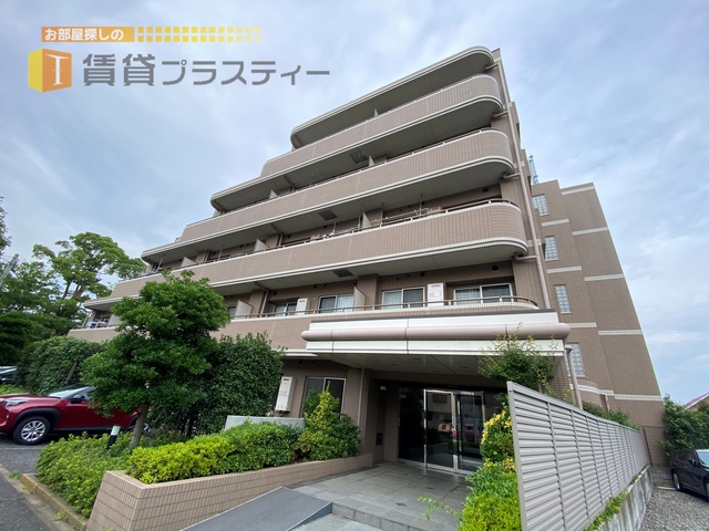 建物外観　安心のＲＣ造。公園隣接のファミリ―マンション。